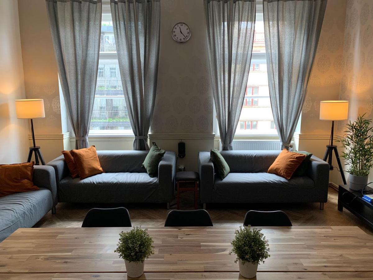 Onefam Old Town Hostel Praha Bagian luar foto