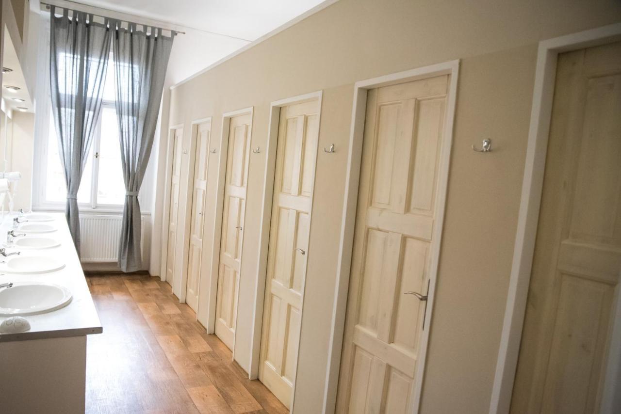 Onefam Old Town Hostel Praha Bagian luar foto