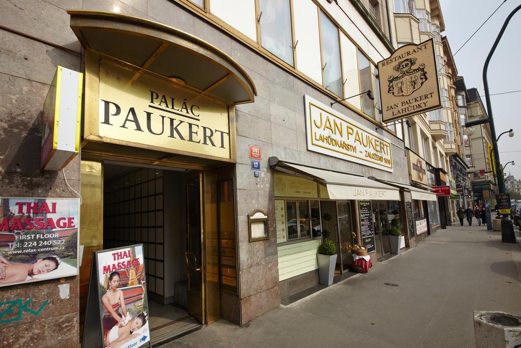 Onefam Old Town Hostel Praha Bagian luar foto